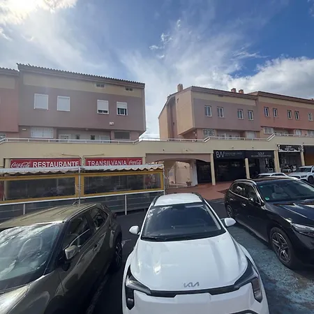 Вилла Playa Del Duque - 10 Min Walk To