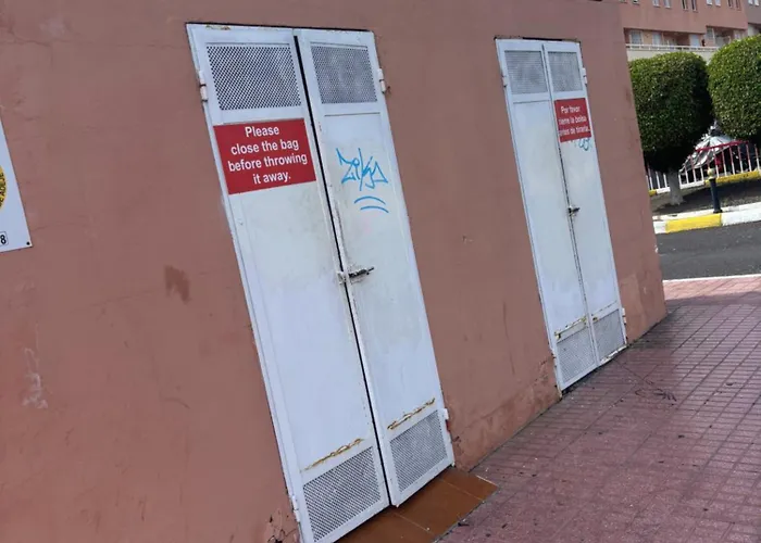 Вилла Playa Del Duque - 10 Min Walk To